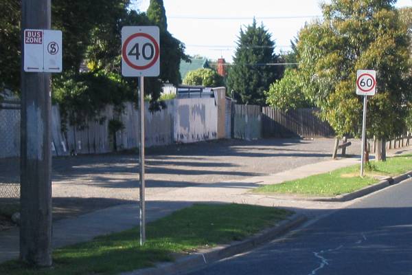 40 and 60 speed limit signs